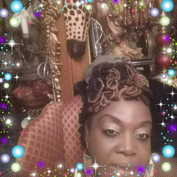 Meet your Posher, Desiree - Picture 1 of 1